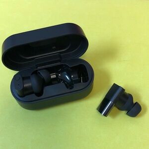 Status Between 3ANC Black Wireless Earbuds with Charging Case